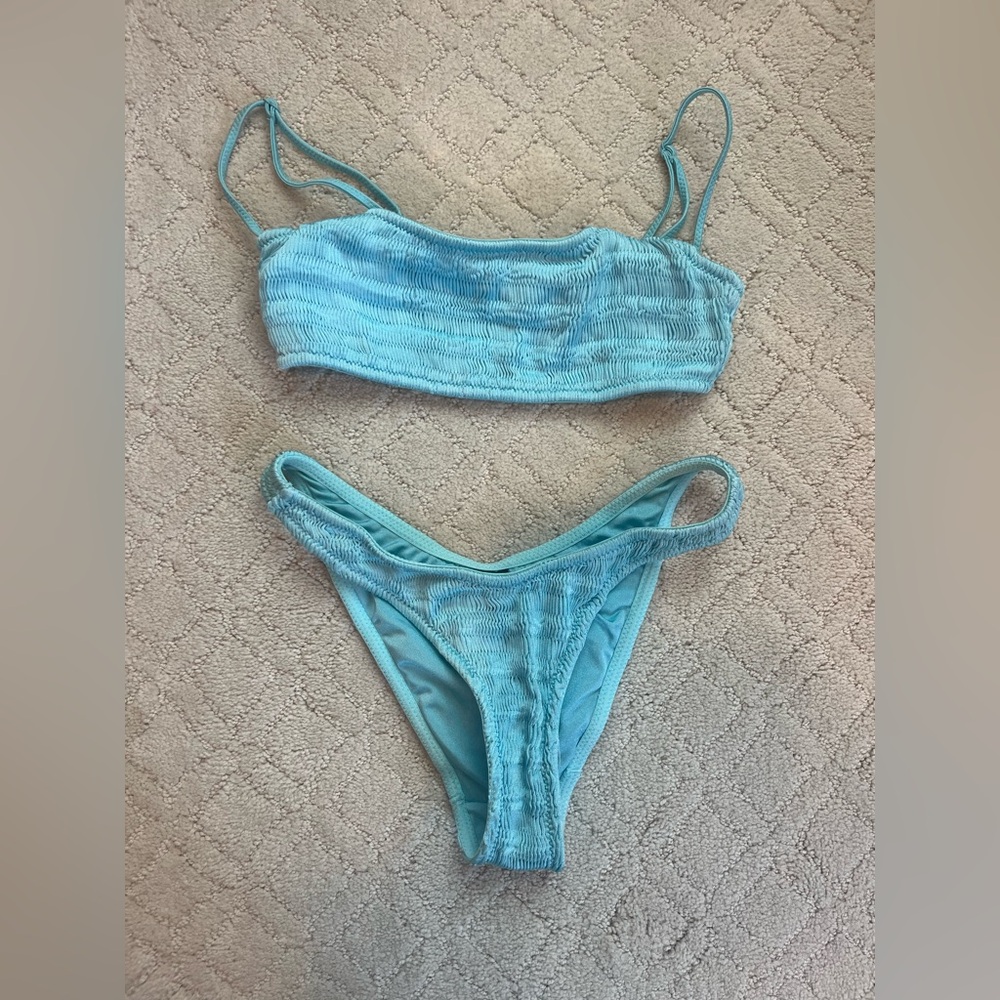 Triangl blue bikini set size small NWOT! So cute!